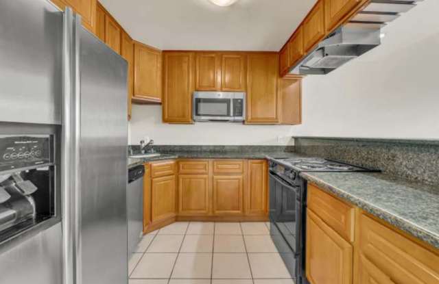 7 Embarcadero - 7 Embarcadero West, Oakland, CA 94607