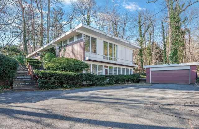 211 E Shore Road - 211 East Shore Road, Kensington, NY 11021