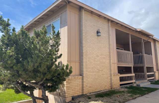 Roy Condo - 2182 West 5600 South, Roy, UT 84067