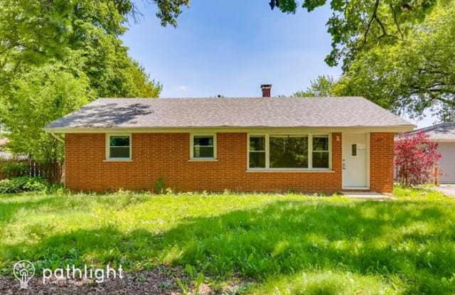 37 Briarwood Drive - 37 Briarwood Road, Crystal Lake, IL 60014