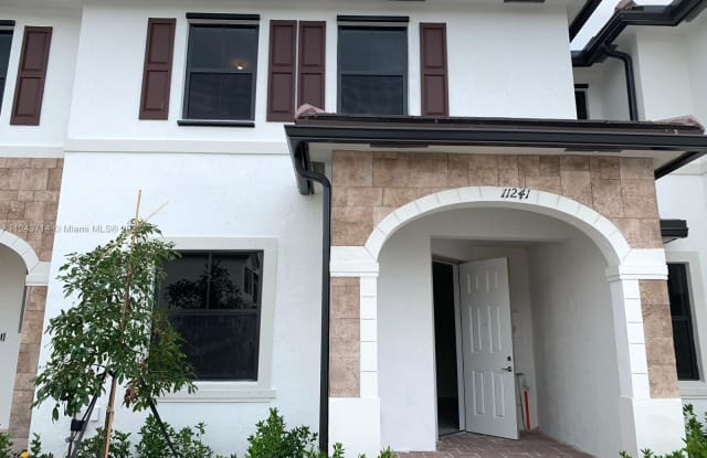 11241 W 34 way - 11241 W 34 Way, Hialeah, FL 33018