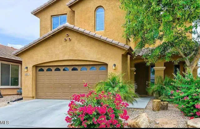 4 bedroom in Sun Groves in Chandler photos photos