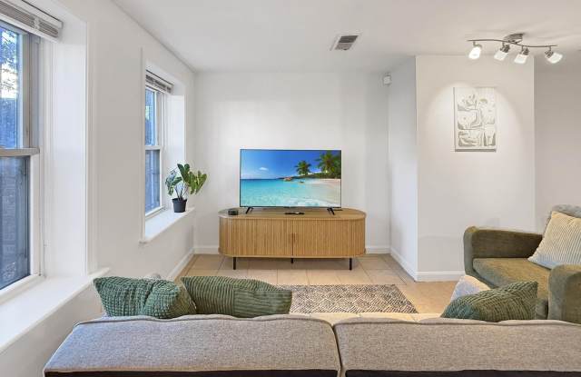 1523 PENNSYLVANIA Avenue SE Gallery 2
