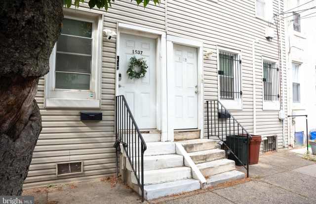 1537 W STILES Street photos photos