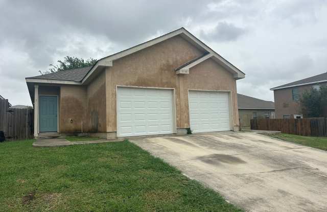 Townhome for rent photos photos