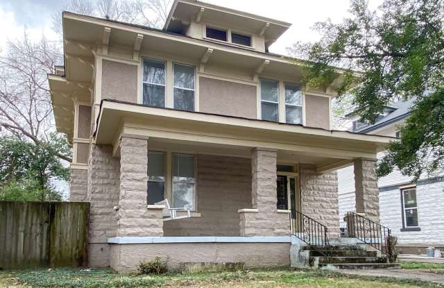 3 bedroom, 3 Bathroom in the Heart of Central Gardens - 1625 Eastmoreland Avenue, Memphis, TN 38104