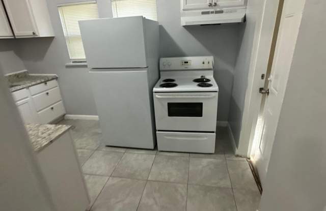 Fully Renovated 2/1 -Single Family Available for Immediate Rent! photos photos