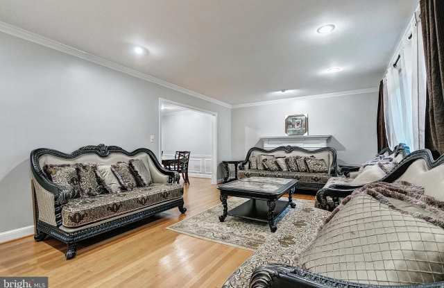 2108 48TH Street NW Gallery 4