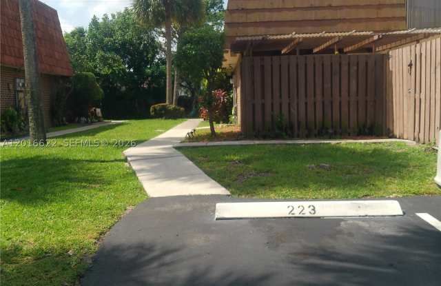 8172 S Coral Circle Gallery 2
