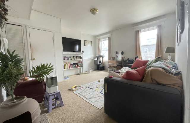 1028 N Negley Ave photos photos