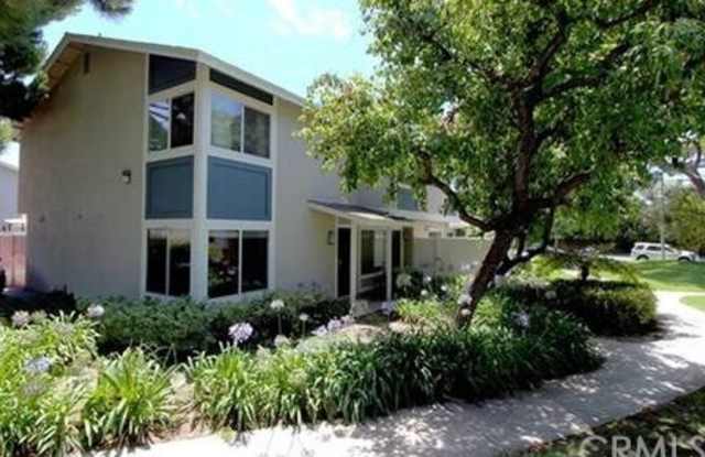 2623 W Meadowwood - 2623 West Meadowwood, Santa Ana, CA 92704