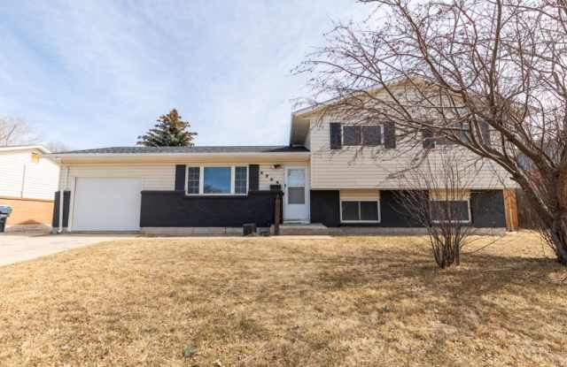 4709 Windmill Road - 4709 Windmill Road, Cheyenne, WY 82009