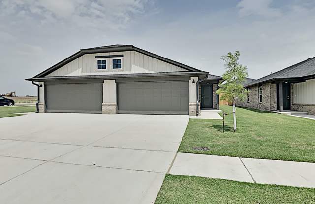 2 Bedroom 2 Bathroom 2 Car Garage Duplex close to Broadway Extension, a short distance from Edmond and easy access to downtown OKC photos photos 2 Bedroom 2 Bathroom 2 Car Garage Duplex close to Broadway Extension, a short distance from Edmond and easy access to downtown OKC photos photos