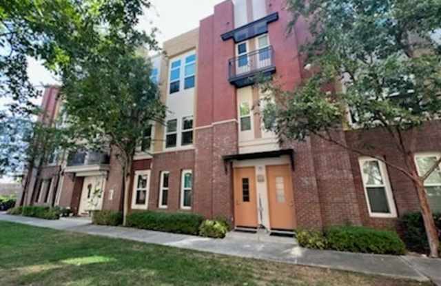 624 W 1st Street - 624 W 1st St, Claremont, CA 91711