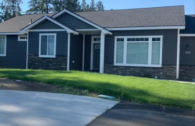 WELCOME TO YOUR NEW HOME AT TAYLOR COTTAGES! 3BD/2BA FENCED YARD - 1409 Khinda Court, Spokane County, WA 99212