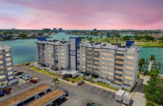 450 TREASURE ISLAND Causeway Gallery 1