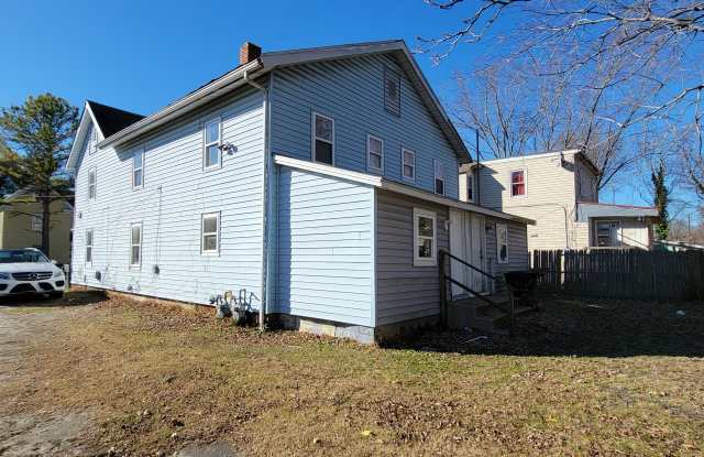 519 East Isabella Street Gallery 3