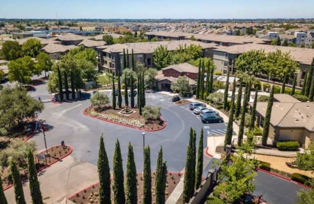 Villagio Luxury Apartments Gallery 2