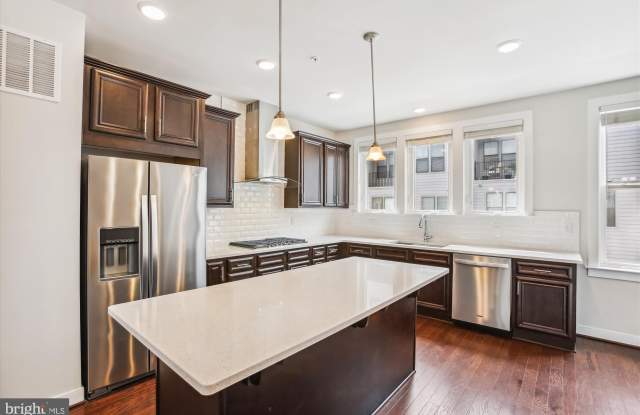 13340 SHERWOOD PARK Lane Gallery 4