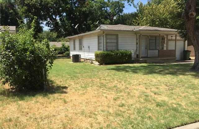 704 Lombardy Lane - 704 Lombardy Lane, Arlington, TX 76013