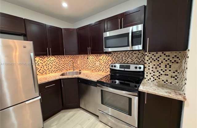 2426 SE 17th Cswy photos photos