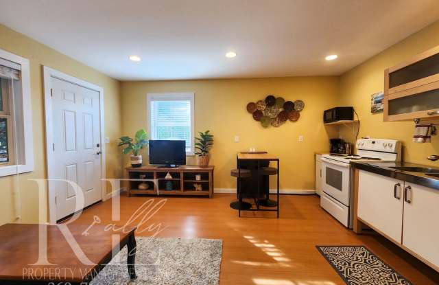 Furnished Poulsbo 1BR with Water Views + Flat-rate Utilities - 21680 Seacrest Avenue Northeast, Indianola, WA 98370