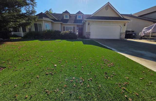 3 Bedroom 2 Bathroom with Pool in NW Visalia! photos photos