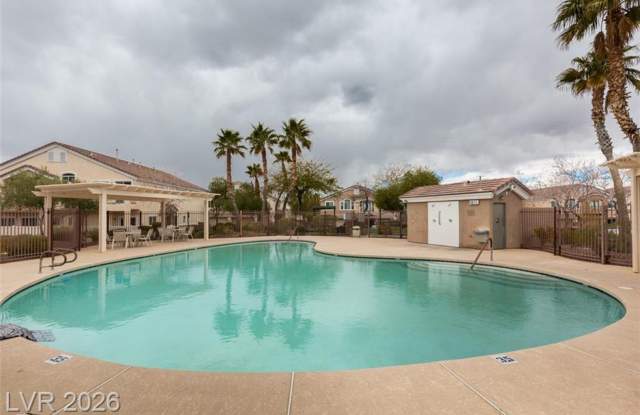 2-Bedroom Henderson Townhome with Mountain Views & Garage Gallery 3
