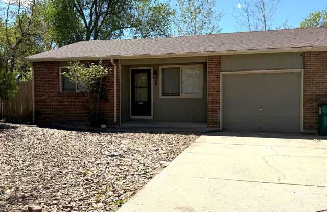 Updated 2 Bedroom With Fenced in Yard in Berthoud - Available 5/1 photos photos