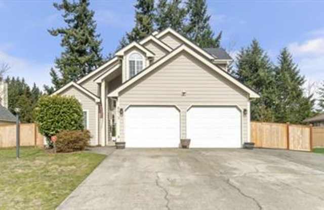Beautiful 3 bd home close to the fairgrounds and shopping photos photos