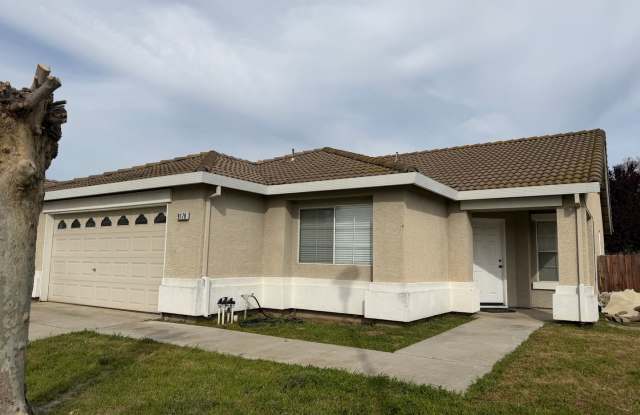 Charming 3-Bedroom, 2-Bath Home with Spacious Backyard in Elk Grove photos photos