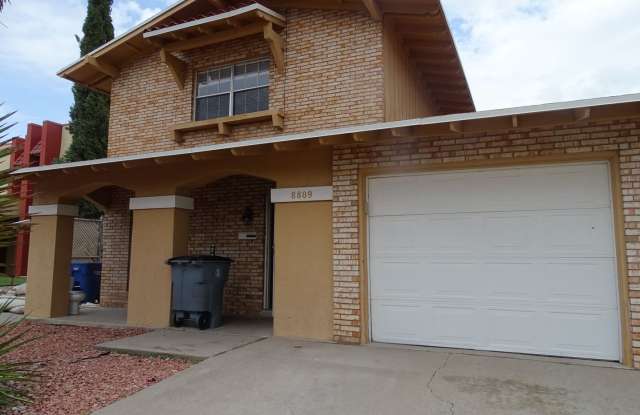 RECENTLY RENOVATED EASTSIDE DUPLEX FOR RENT - 8809 Darlina Drive, El Paso, TX 79925