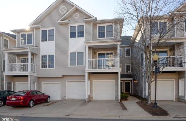 4566 SUPERIOR SQUARE - 4566 Superior Square, Fair Lakes, VA 22033