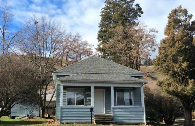 1712 Walnut ~ Interior Photos Coming Soon~ photos photos