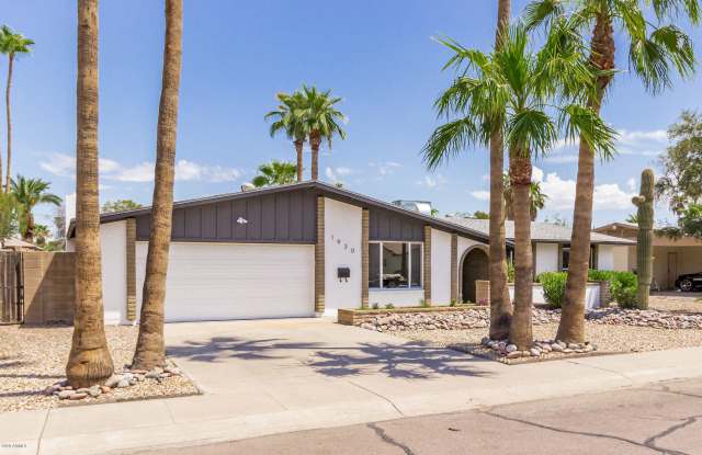 1930 E MAGDALENA Drive Gallery 4
