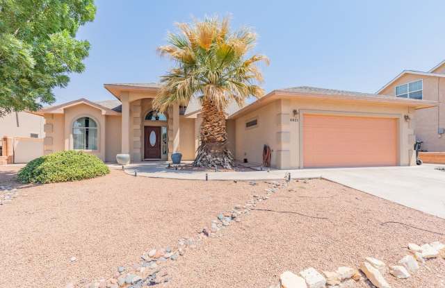 Beautiful Spacious 4 bedroom 2 bath House! photos photos
