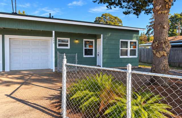 1495 East Santiam Street Gallery 1
