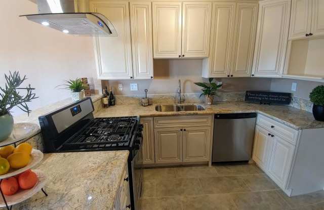 1192 Mitchell St. Unit 13 - 1192 Mitchell Ave, Tustin, CA 92780
