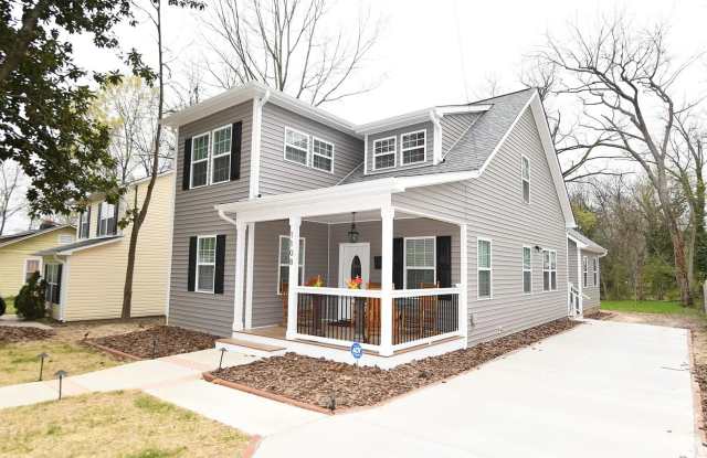 Room in 4 Bedroom Home at S Person St photos photos