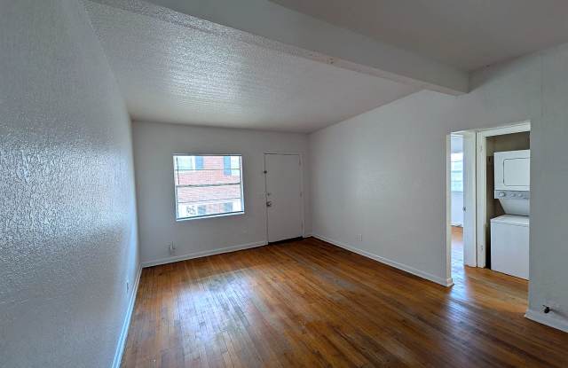 2648 Dellwood Avenue - 3 Gallery 4