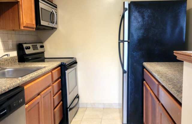 6300 HIL MAR Drive unit: 4 photos photos