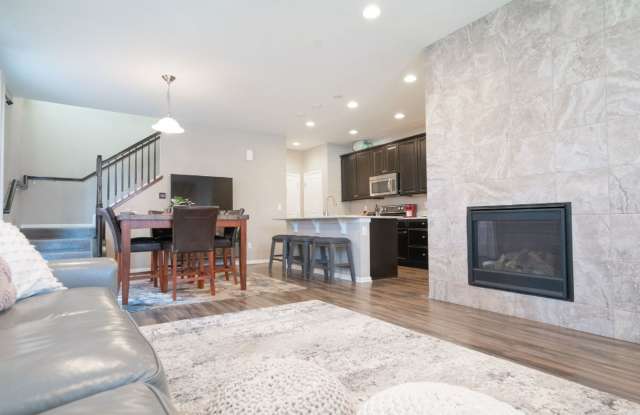 Paired home in SE Denver. Gallery 4