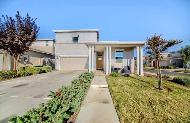 2021-Built 6BD/3BA Near UC Merced | 2,621 SF | 2-Car Garage Gallery 4