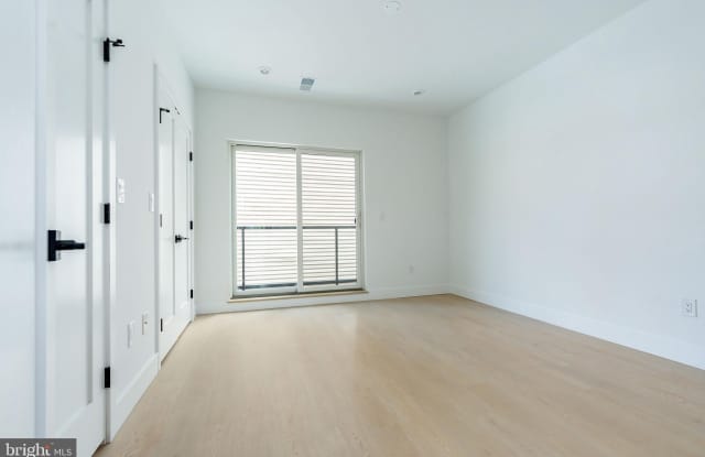1649 6TH Street N Gallery 3
