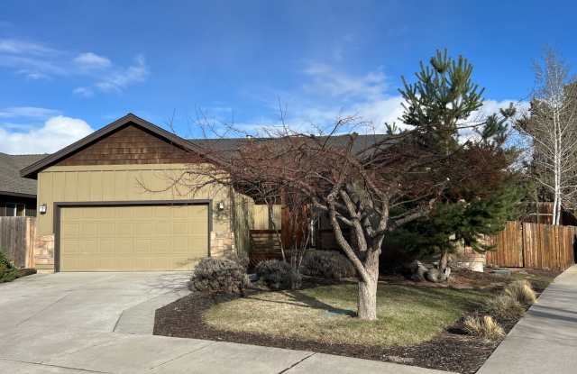 Charming 3-Bedroom Home in a NE Bend photos photos