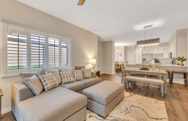 Remodeled and Stunning Furnished McCormick Ranch Condo! Gallery 3