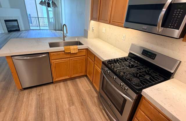 2 bed 2.5 bath Condo in Camden Park Gallery 1