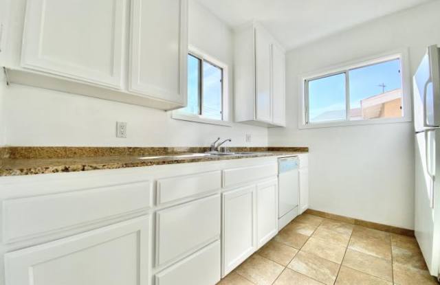 1322 S Ridgeley Dr Gallery 4