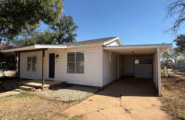 Adorable and Updated Home in Bronte AVAILABLE NOW! Gallery 3