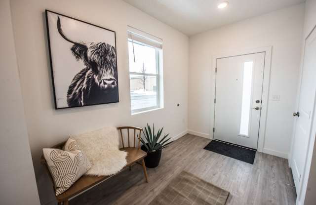 Move In & Save! 4 Weeks Rent Free + $0 Down Deposit OAC | 3 Bed • 2.5 Bath Townhome in South Ogden! Gallery 4